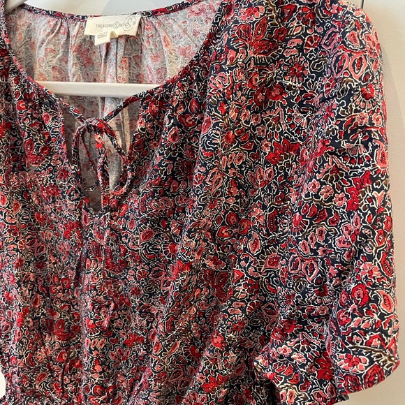 Floral tie neck top - Picture 4 of 6